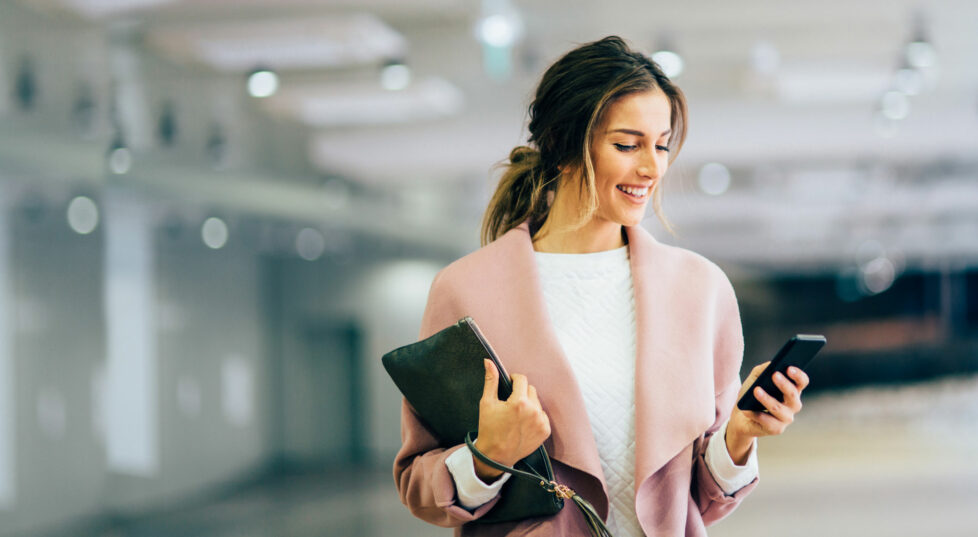 Alliance-reader-stylish-woman